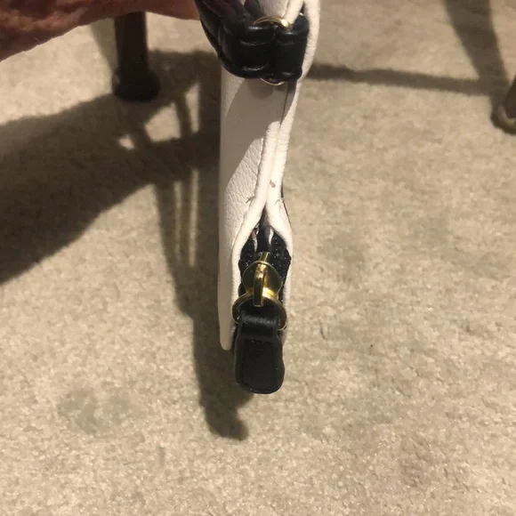 Vintage Betsey Johnson kitten wristlet found in drawer. - Picture 6 of 8